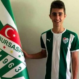 Bursa'nın kovduğu futbolcuyu Beşiktaş transfer etti