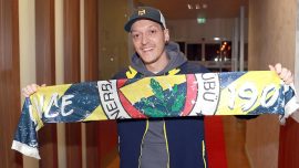 Mesut Özil resmen Fenerbahçe'de