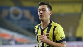 Mesut Özil'den derbi paylaşımı