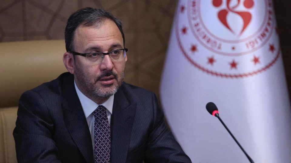 Bakan Kasapoğlu’ndan Muhammed Furkan Özbek’e tebrik