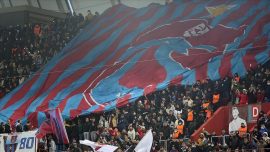 Trabzonspor bayraklarını indiren 4 kişiye ceza