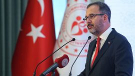 Bakan Kasapoğlu'ndan milli haltercilere tebrik