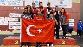 Milli halterci Dilara Uçan'dan 2 bronz madalya