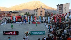 Hakkari'de Sokak Basketbol Şampiyonası başladı