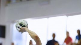 EHF Avrupa Ligi'nde depremde hayatını kaybedenler için saygı duruşu