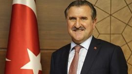 Gençlik ve Spor Bakanı Osman Aşkın Bak özel sporcuları tebrik etti