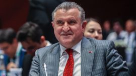 Bakan Bak Filenin Sultanları'nı kutladı